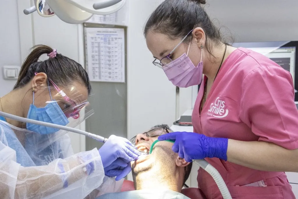 Servicii stomatologice profesionale în sectorul 5, București – Cris Smile Studio Servicii stomatologice profesionale în sectorul 5, București – Cris Smile Studio