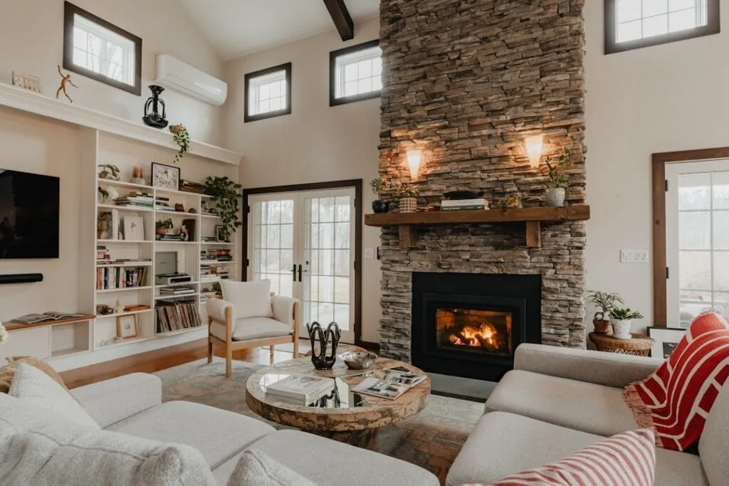 Ghid complet pentru instalarea unui șemineu modern Photo Modern fireplace