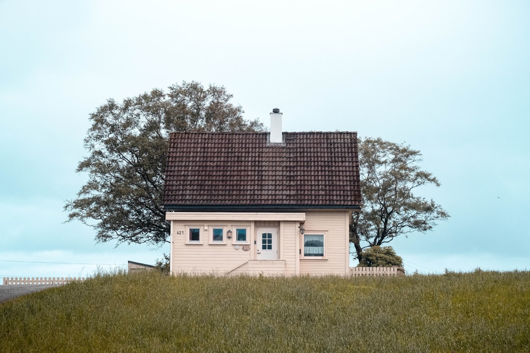 Photo sell house without paying commission