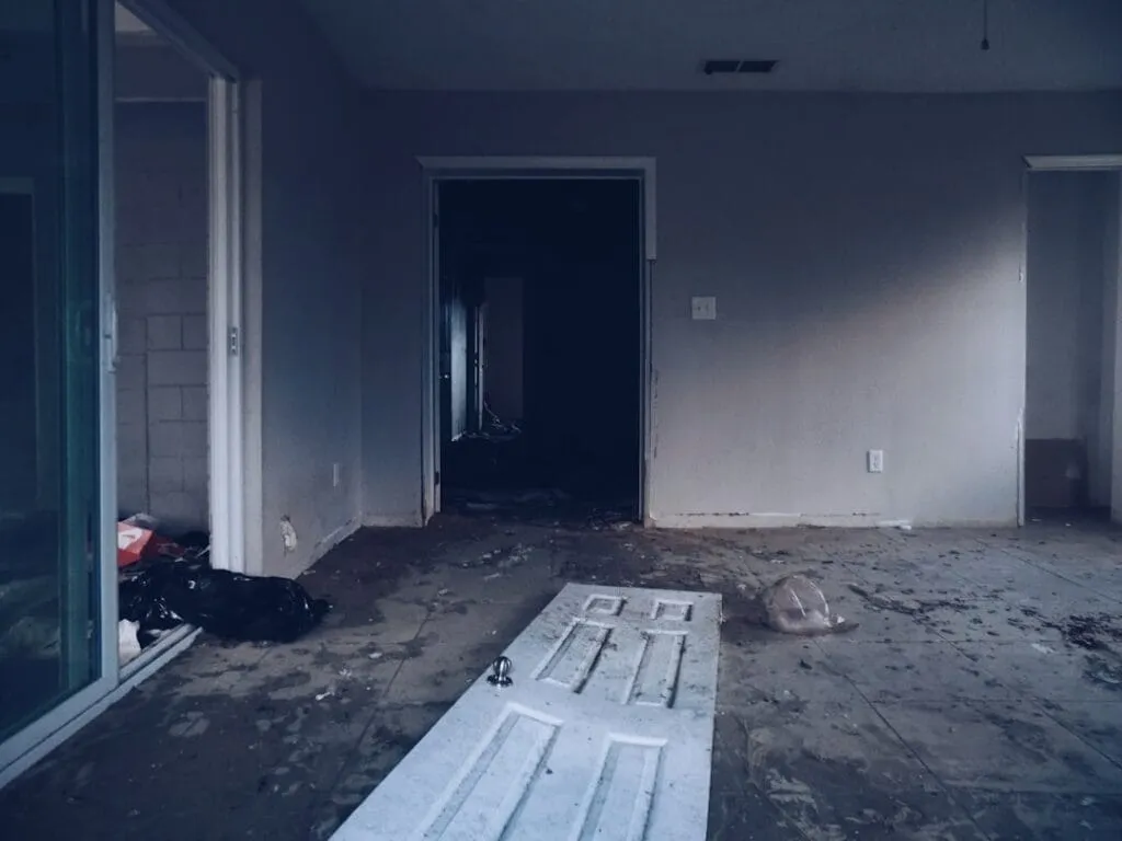 Photo buying a house in construction
