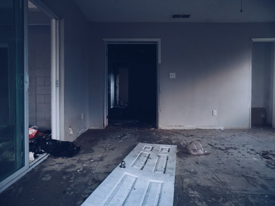 Photo buying a house in construction