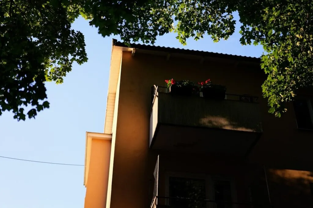 Photo house building