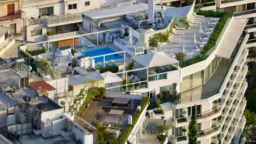 Photo negotiate with real estate developers