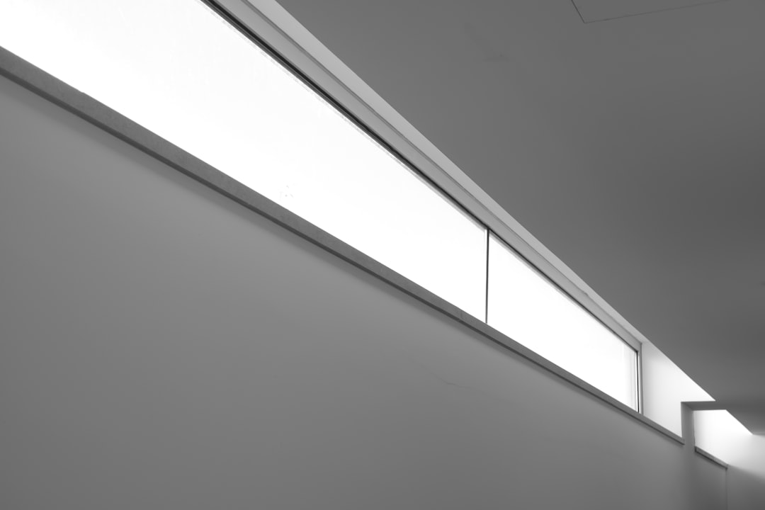 Photo optimize interior lighting