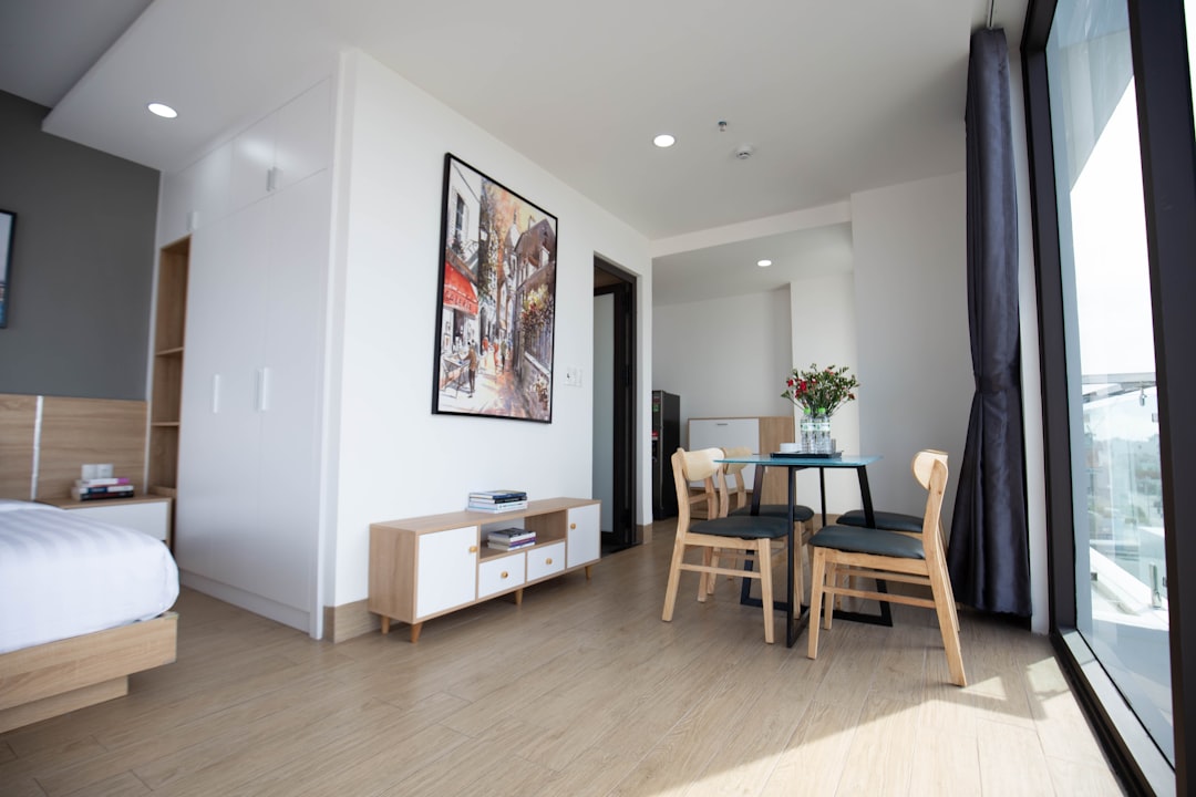 Photo efficiency residence