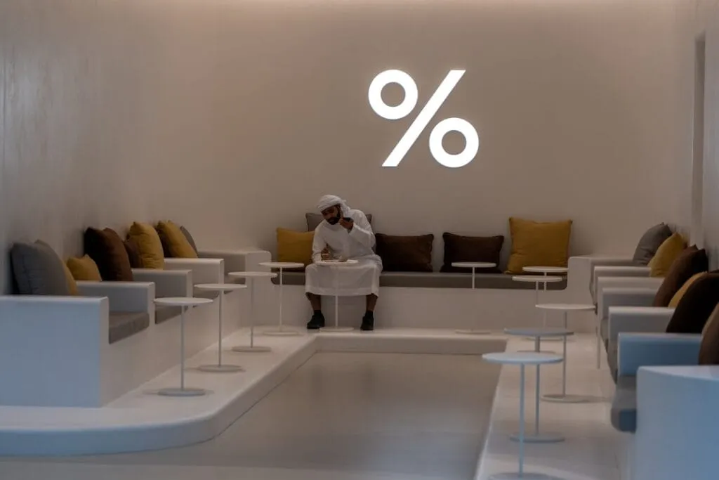 Impactul dobânzilor bancare asupra volumului de tranzacții Photo bank interest rates
