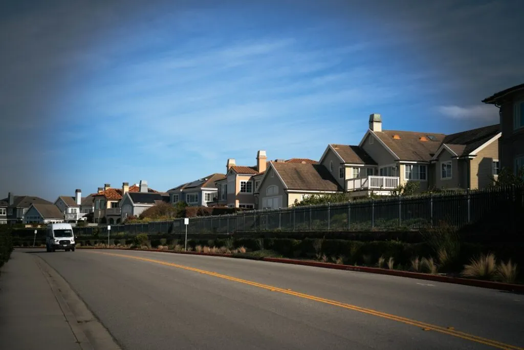 Photo residential neighborhood security monitoring